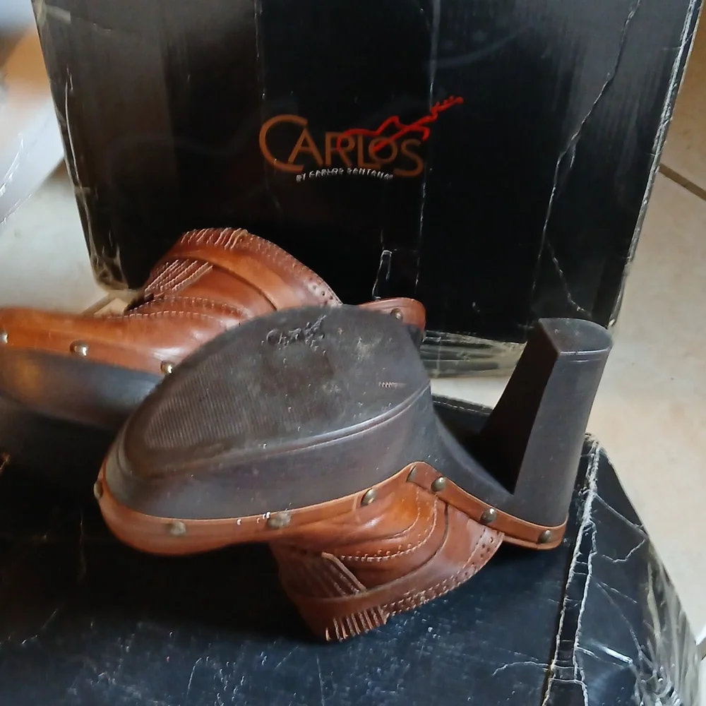 Clogs - Picture 2 of 3